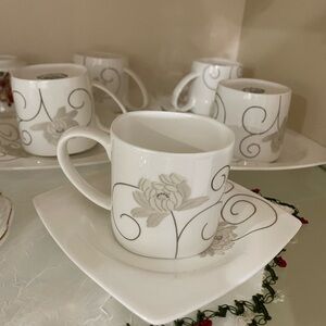 Chic Floral White and Gray Mug Set